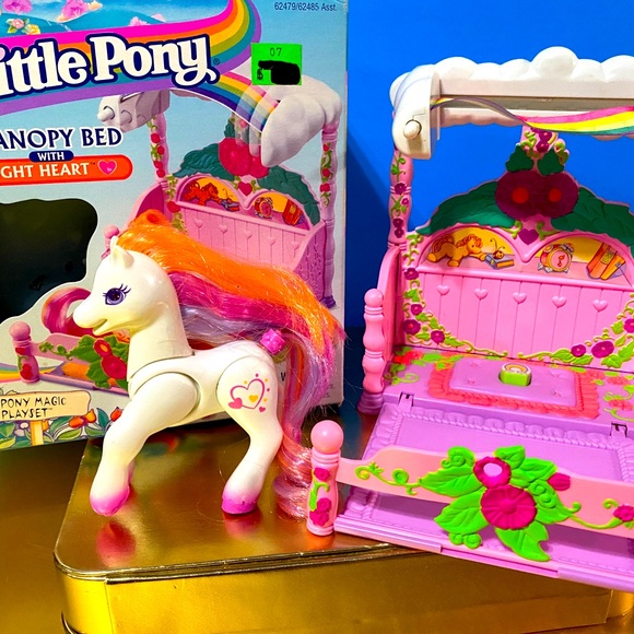 MY LITTLE PONY G2 VINTAGE 1997 CANOPY BED WITH LIGHT HEART PONY MAGIC PL… - Picture 5 of 16